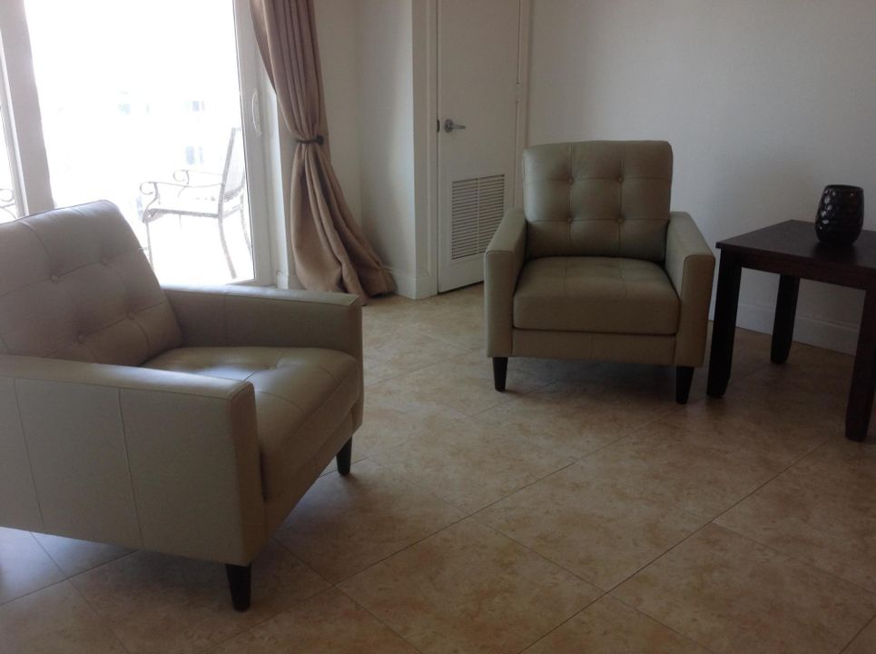 For Rent: $6,500 (2 beds, 2 baths, 1050 Square Feet)