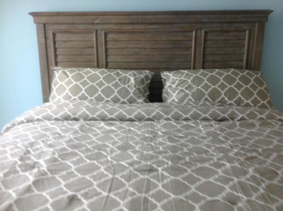 For Rent: $6,500 (2 beds, 2 baths, 1050 Square Feet)