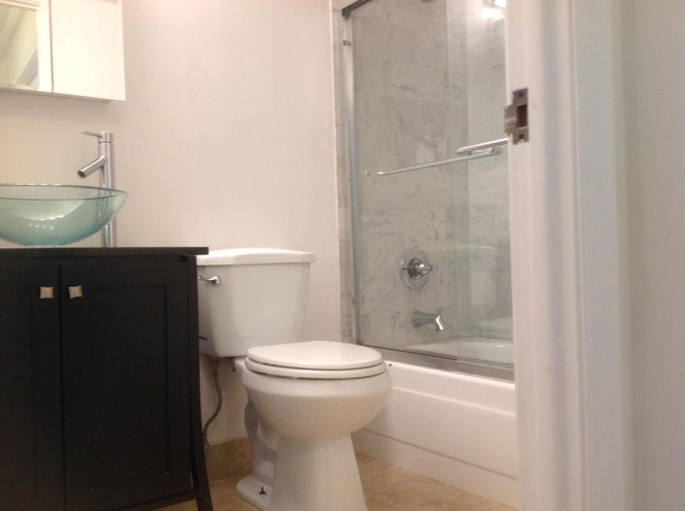 For Rent: $6,500 (2 beds, 2 baths, 1050 Square Feet)