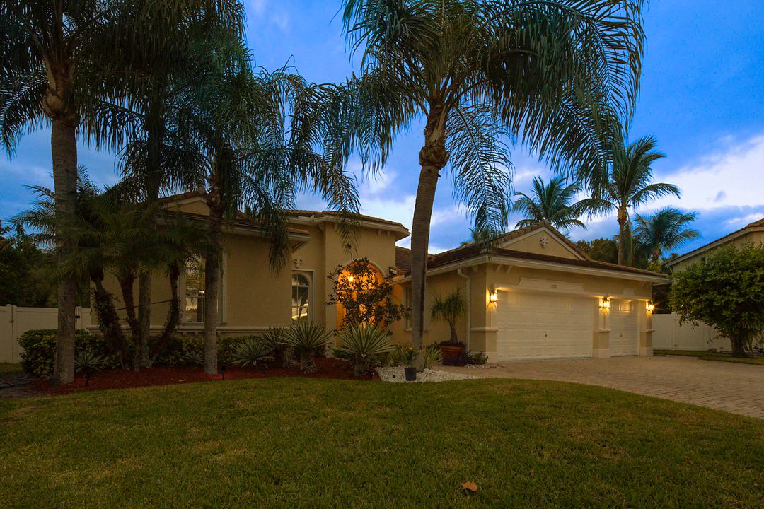 待售: $824,900 (5 贝兹, 3 浴室, 3080 平方英尺)