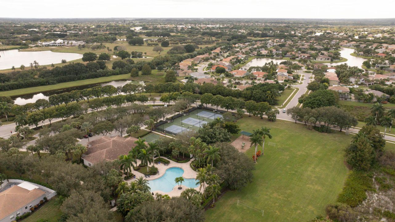 待售: $824,900 (5 贝兹, 3 浴室, 3080 平方英尺)