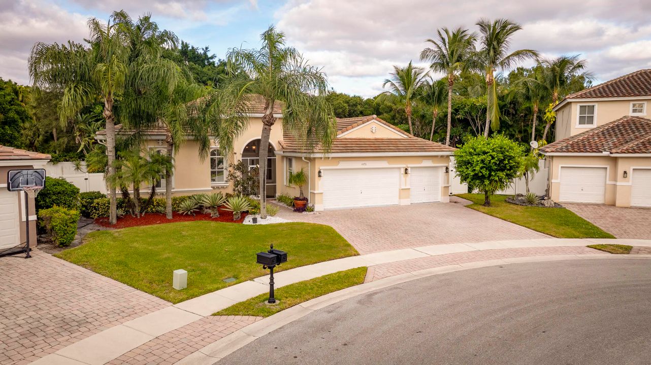 待售: $824,900 (5 贝兹, 3 浴室, 3080 平方英尺)