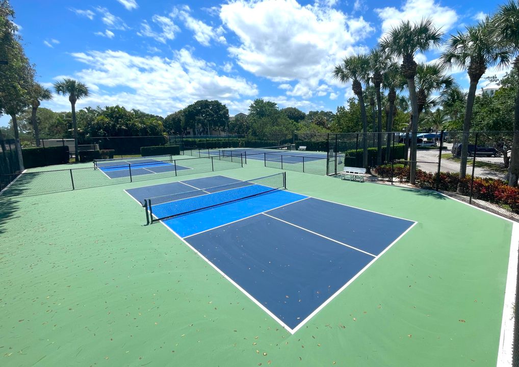 Activo con contrato: $10,000 (3 camas, 2 baños, 1509 Pies cuadrados)