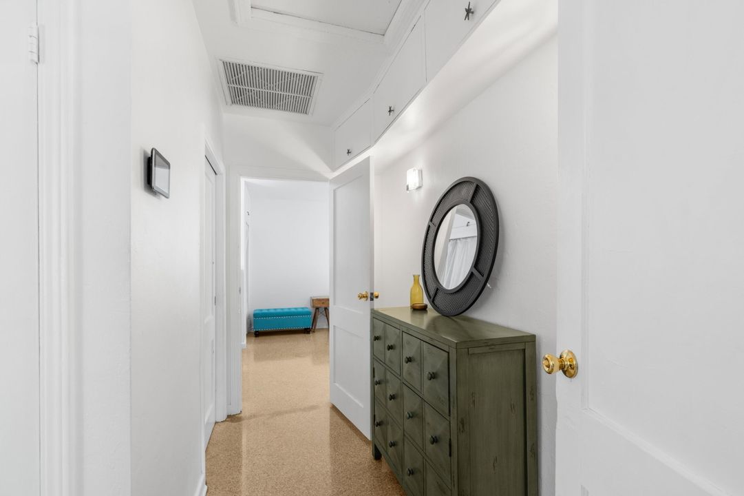 For Sale: $674,999 (2 beds, 3 baths, 1348 Square Feet)