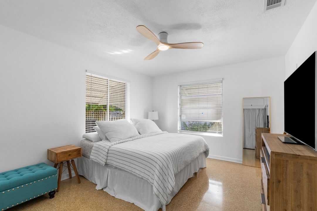 For Sale: $674,999 (2 beds, 3 baths, 1348 Square Feet)