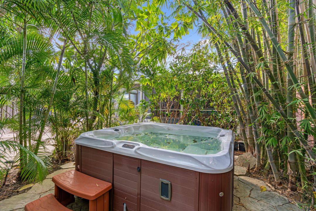 For Sale: $674,999 (2 beds, 3 baths, 1348 Square Feet)