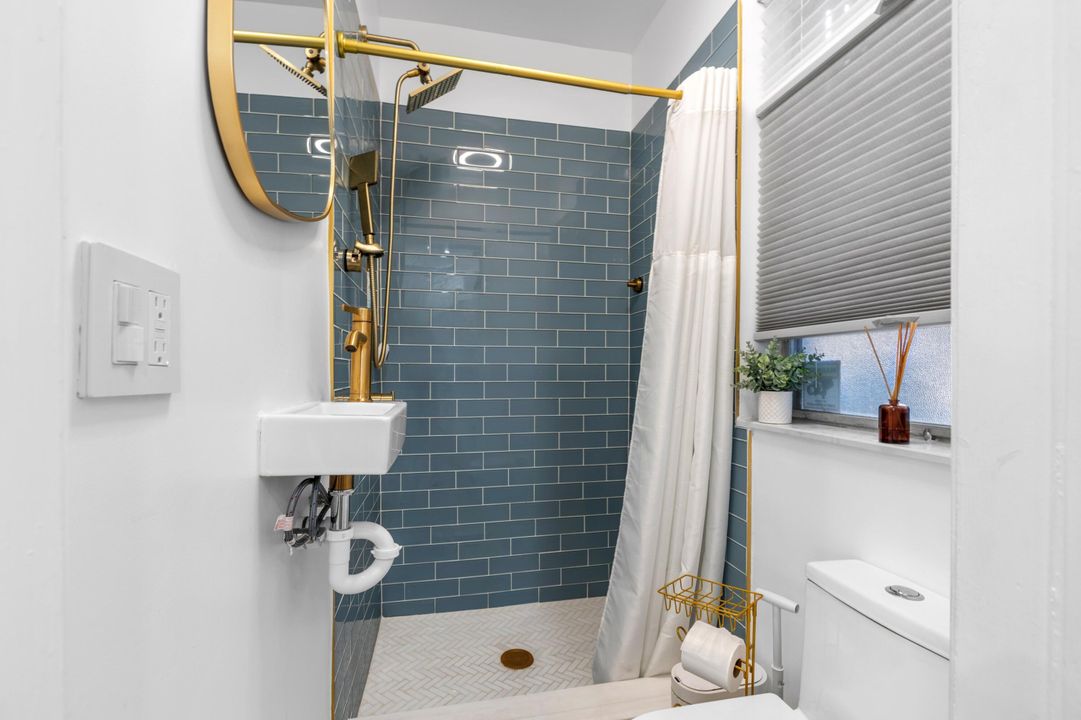 For Sale: $674,999 (2 beds, 3 baths, 1348 Square Feet)