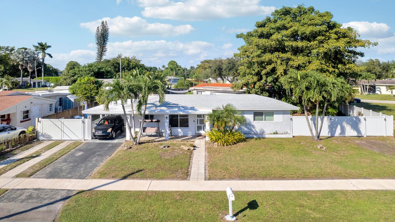 For Sale: $550,000 (3 beds, 2 baths, 1434 Square Feet)