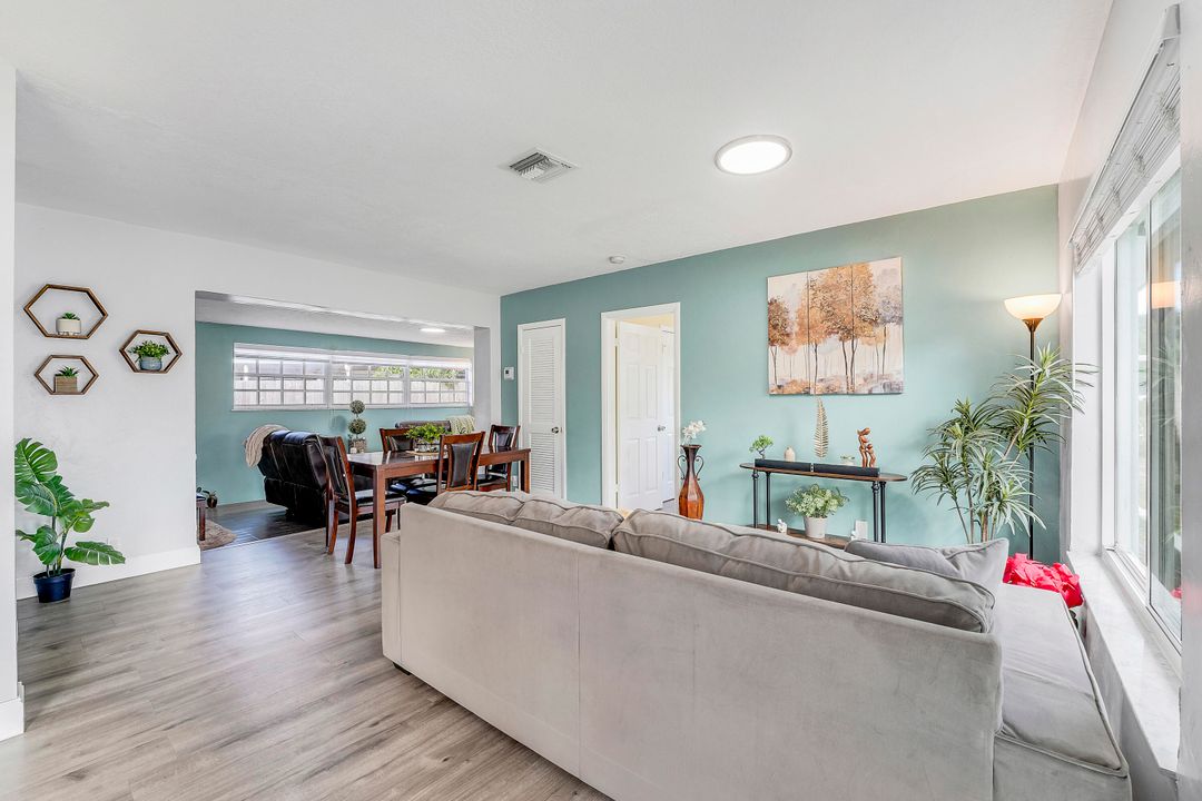 For Sale: $550,000 (3 beds, 2 baths, 1434 Square Feet)