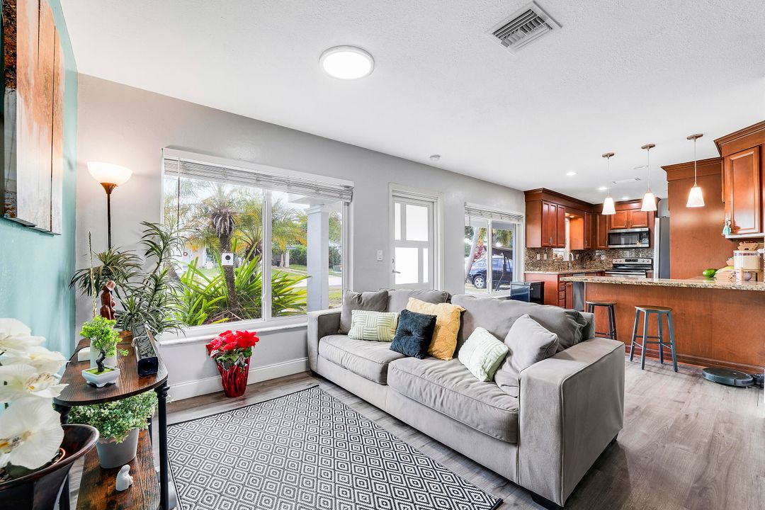 For Sale: $550,000 (3 beds, 2 baths, 1434 Square Feet)