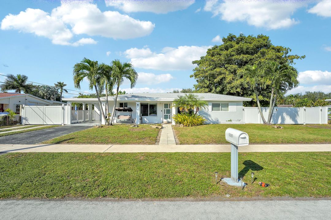 For Sale: $550,000 (3 beds, 2 baths, 1434 Square Feet)