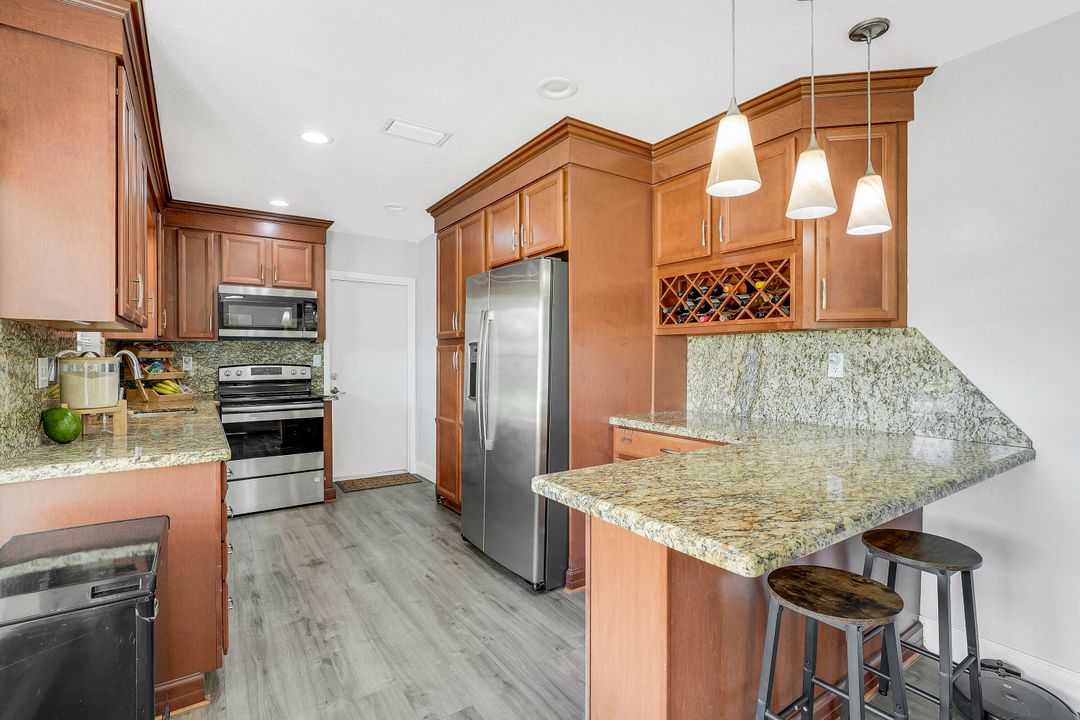 For Sale: $550,000 (3 beds, 2 baths, 1434 Square Feet)