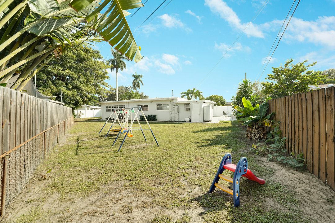 For Sale: $550,000 (3 beds, 2 baths, 1434 Square Feet)