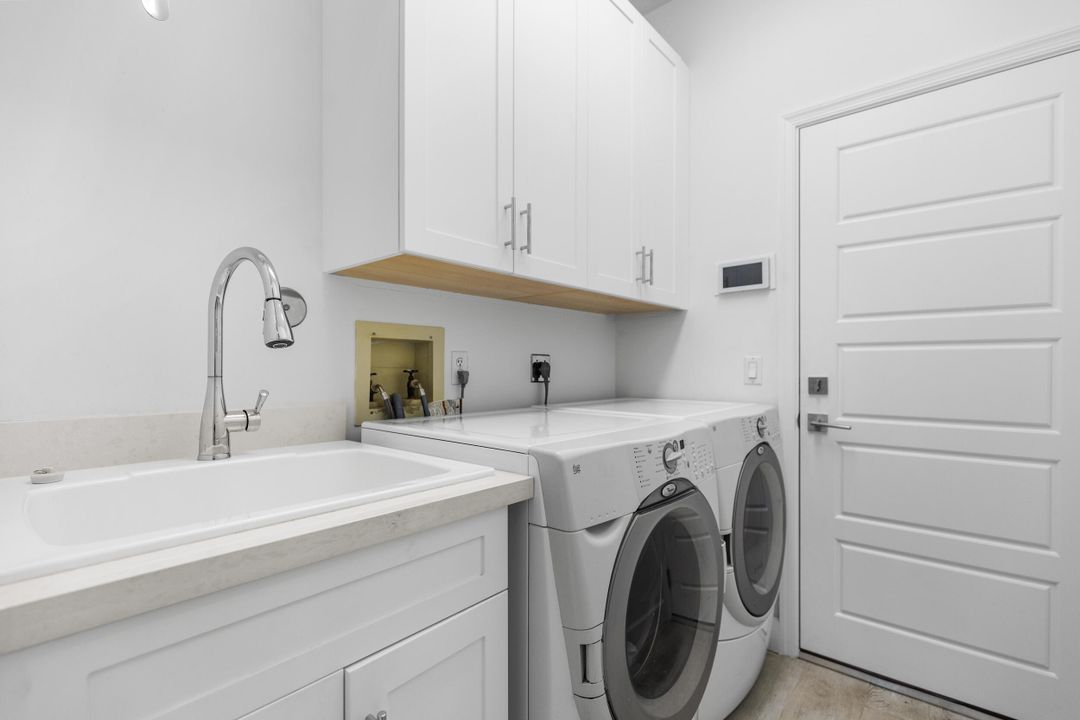 For Sale: $3,125,000 (3 beds, 4 baths, 2692 Square Feet)