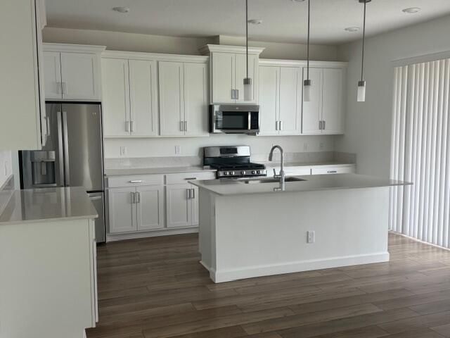 For Rent: $4,200 (4 beds, 3 baths, 2401 Square Feet)