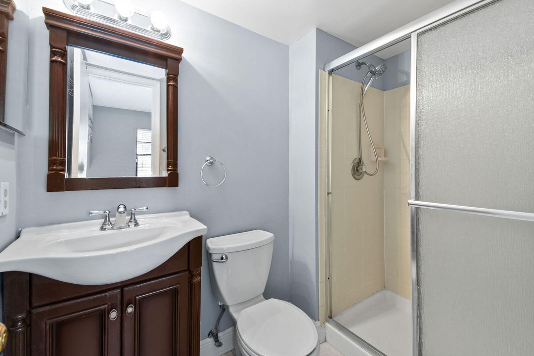 На продажу: $175,000 (2 спален, 2 ванн, 945 Квадратных фут)