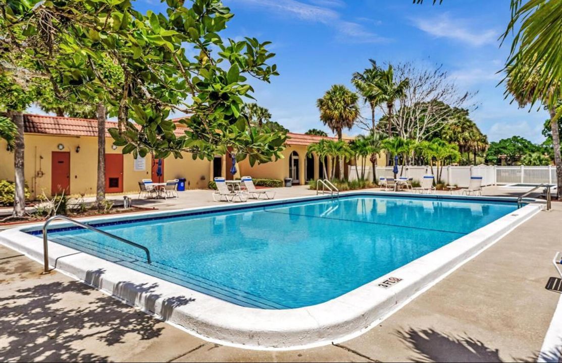 待售: $280,000 (2 贝兹, 2 浴室, 957 平方英尺)