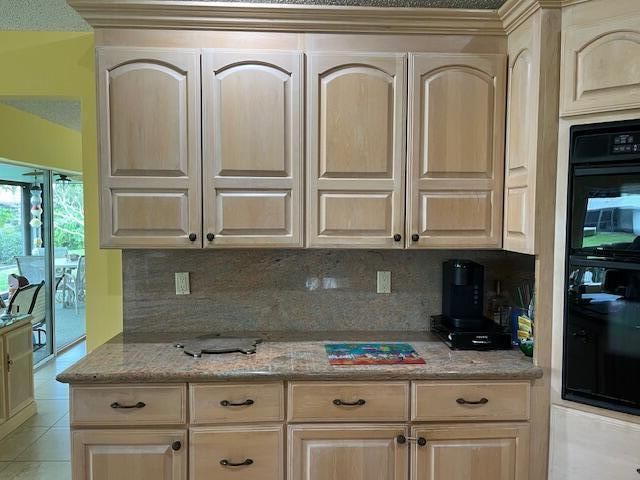 На продажу: $750,000 (3 спален, 2 ванн, 1923 Квадратных фут)