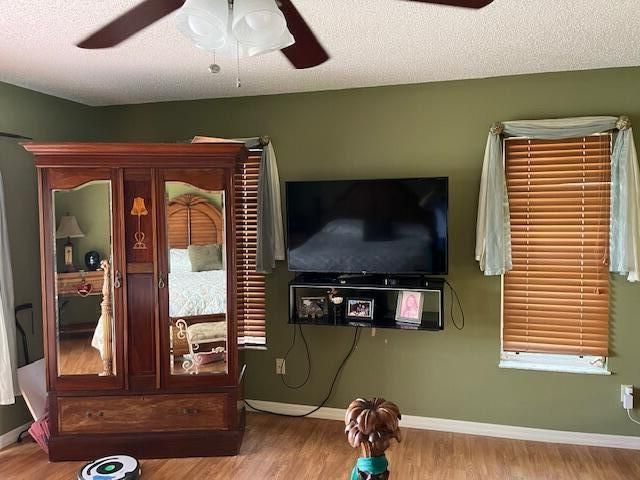 На продажу: $750,000 (3 спален, 2 ванн, 1923 Квадратных фут)