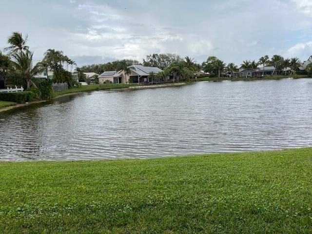 На продажу: $750,000 (3 спален, 2 ванн, 1923 Квадратных фут)