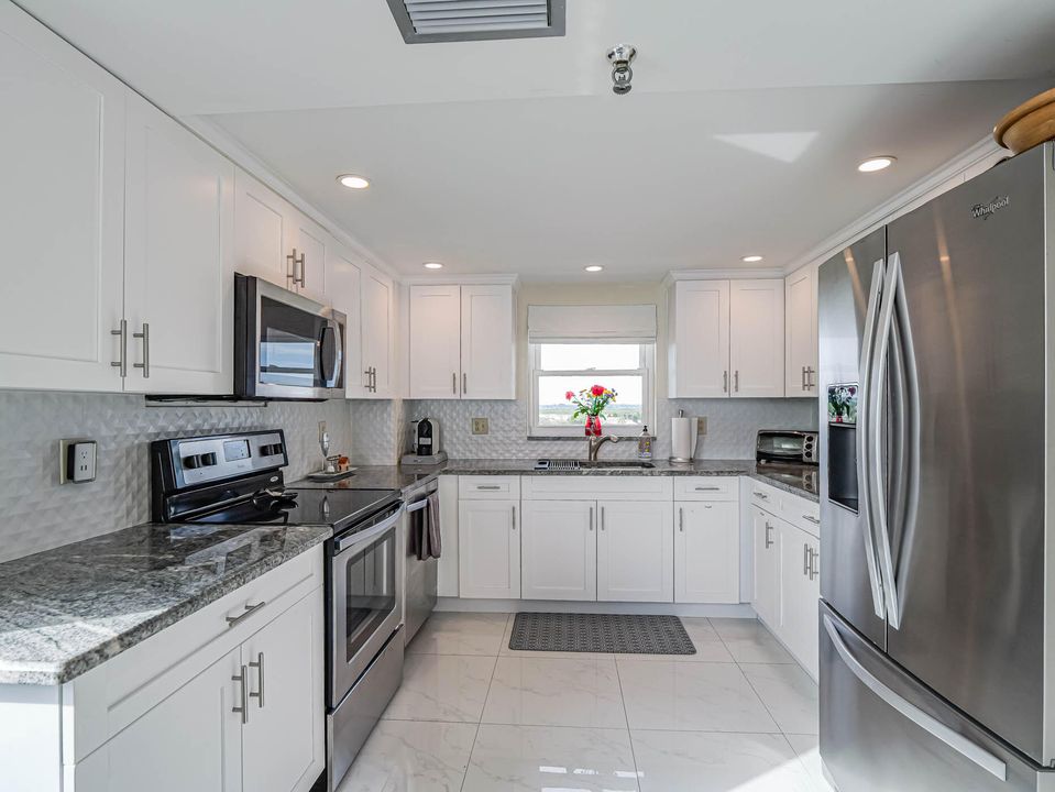 待售: $775,000 (3 贝兹, 2 浴室, 1623 平方英尺)