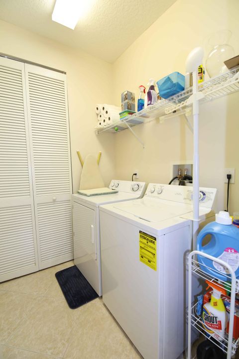 待售: $359,500 (2 贝兹, 2 浴室, 1650 平方英尺)