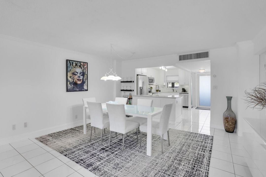 En Venta: $545,555 (2 camas, 2 baños, 1290 Pies cuadrados)