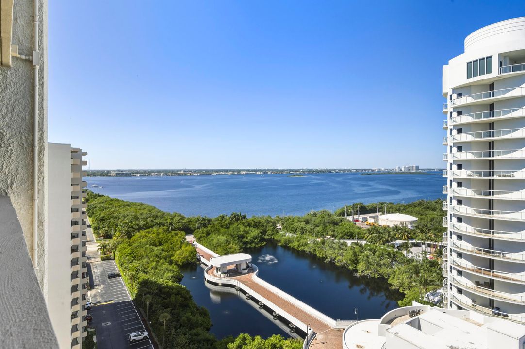 For Sale: $745,000 (2 beds, 2 baths, 1432 Square Feet)