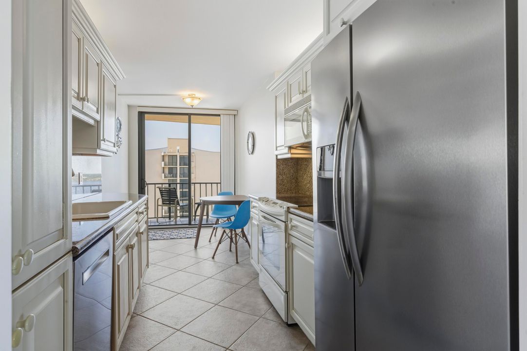 For Sale: $745,000 (2 beds, 2 baths, 1432 Square Feet)