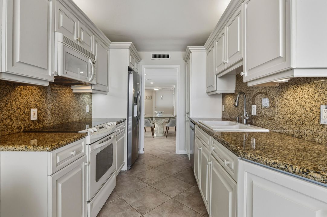 For Sale: $745,000 (2 beds, 2 baths, 1432 Square Feet)