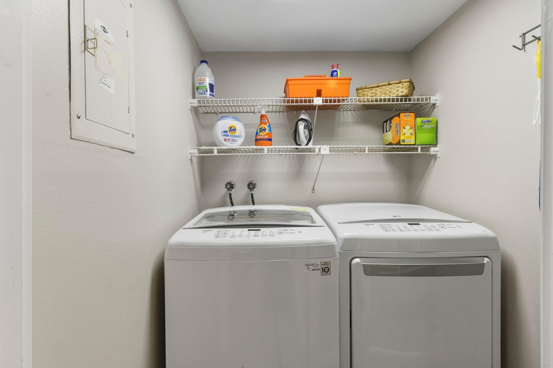 For Sale: $745,000 (2 beds, 2 baths, 1432 Square Feet)