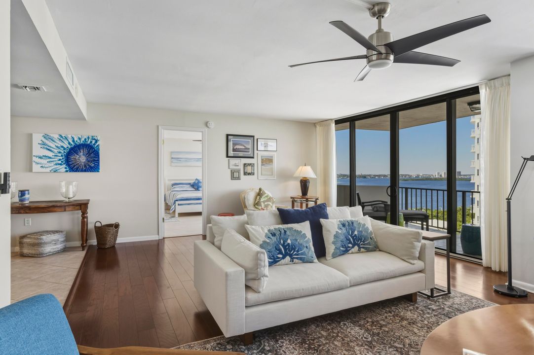 For Sale: $745,000 (2 beds, 2 baths, 1432 Square Feet)