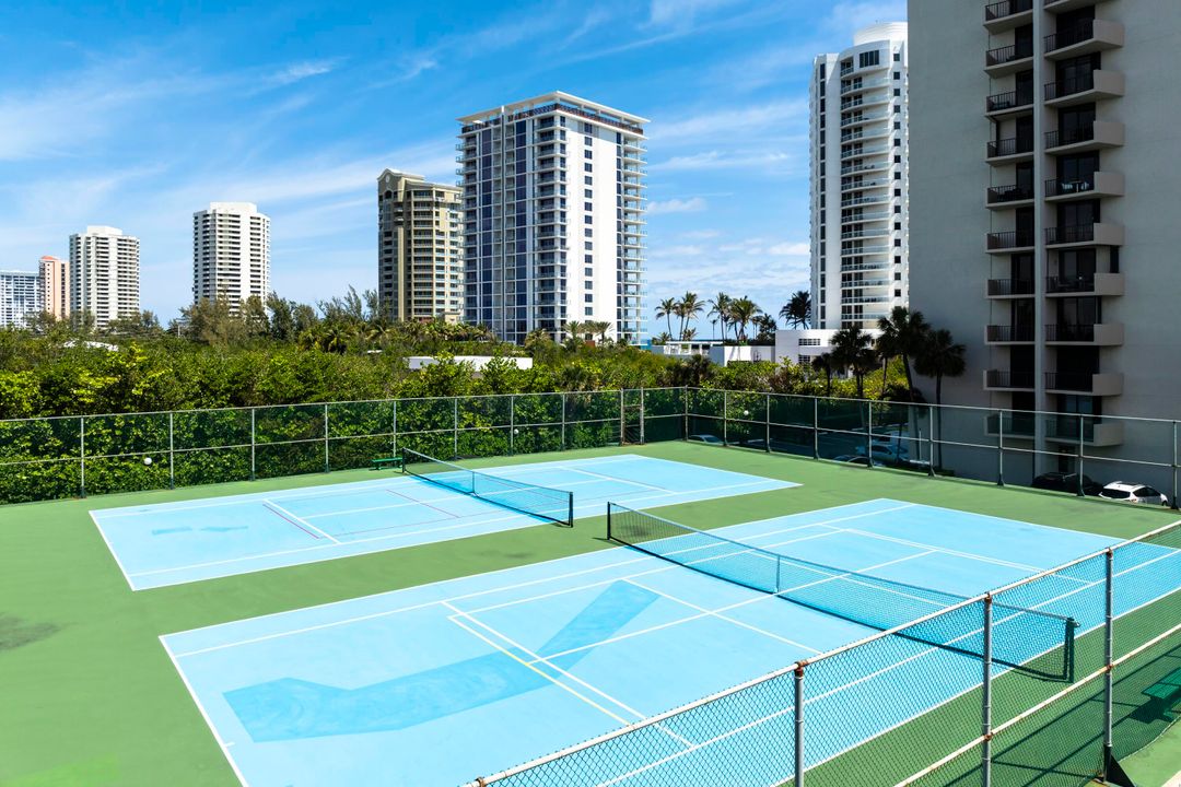 For Sale: $745,000 (2 beds, 2 baths, 1432 Square Feet)