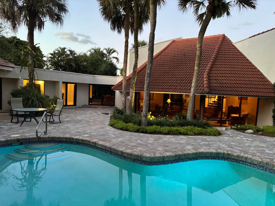 На продажу: $2,748,000 (4 спален, 3 ванн, 3954 Квадратных фут)