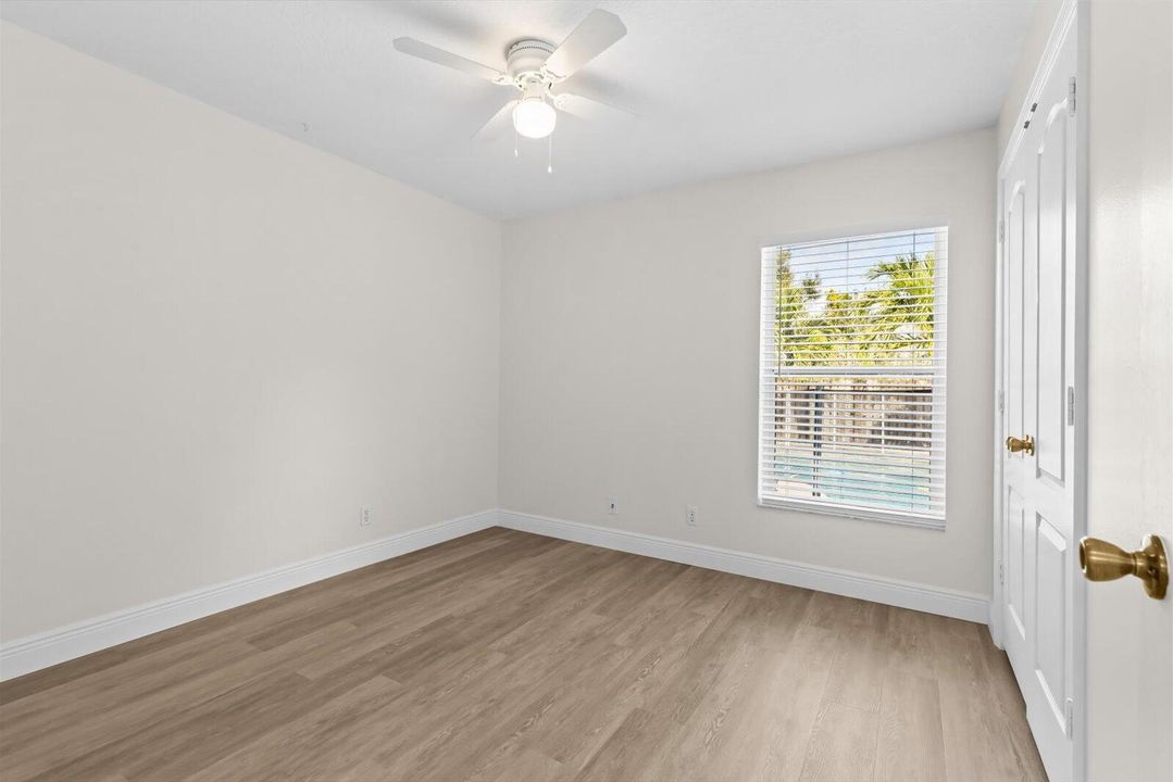 Activo con contrato: $3,000 (4 camas, 2 baños, 1975 Pies cuadrados)