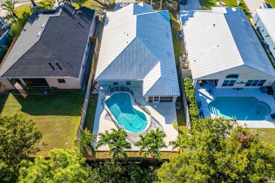 Activo con contrato: $3,000 (4 camas, 2 baños, 1975 Pies cuadrados)