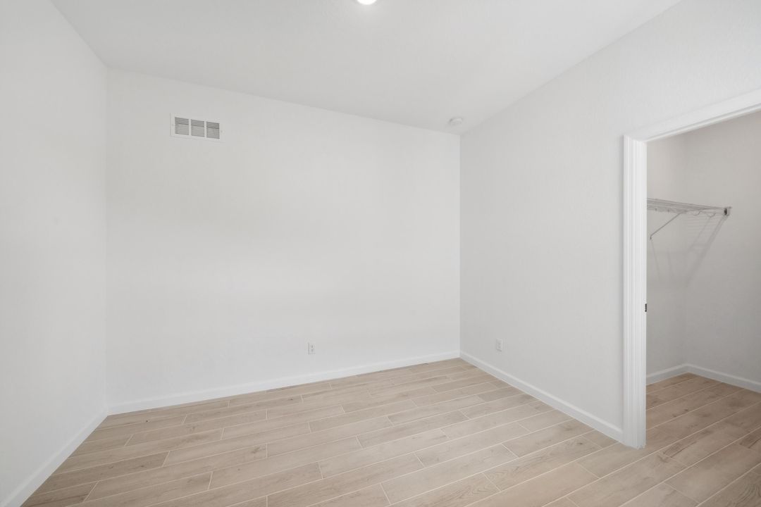 For Sale: $319,990 (2 beds, 2 baths, 1572 Square Feet)