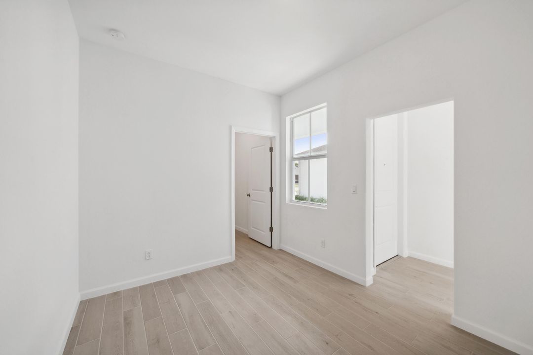 For Sale: $319,990 (2 beds, 2 baths, 1572 Square Feet)