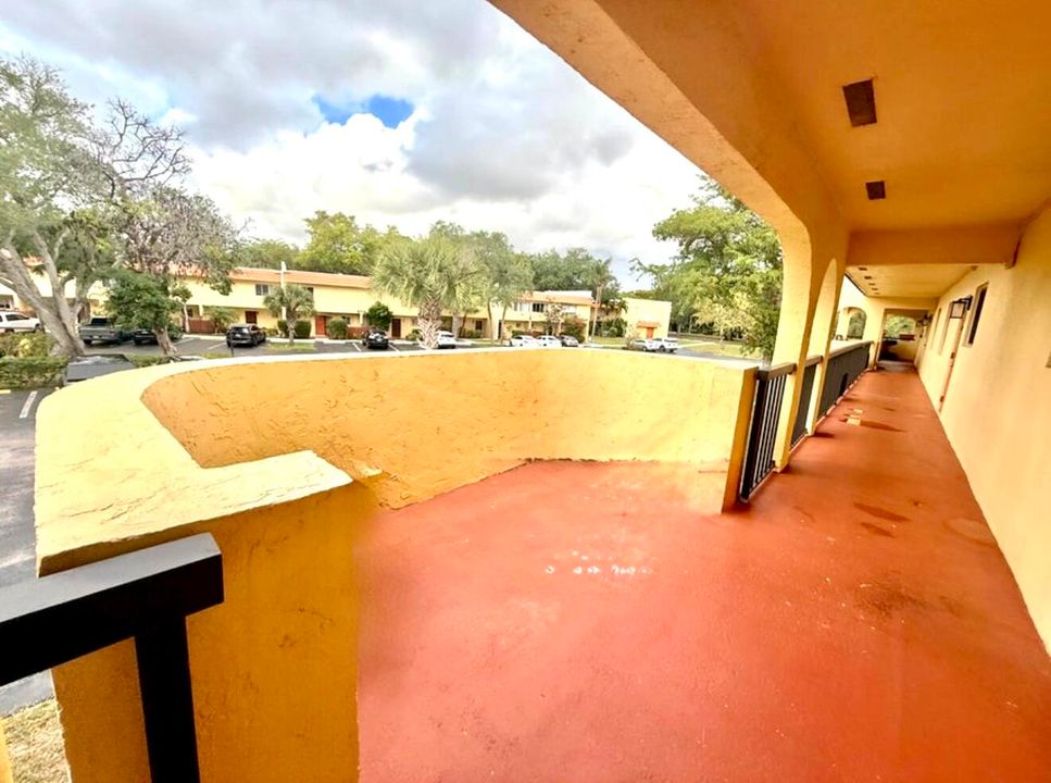 待售: $280,000 (2 贝兹, 2 浴室, 957 平方英尺)