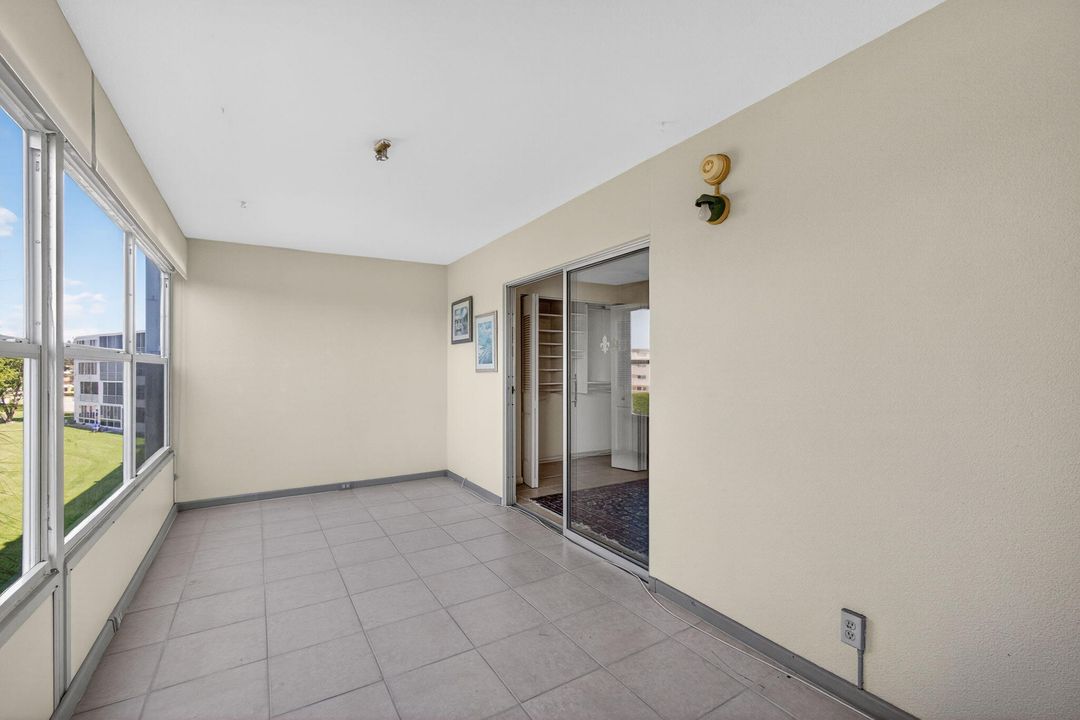 На продажу: $180,000 (1 спален, 1 ванн, 702 Квадратных фут)