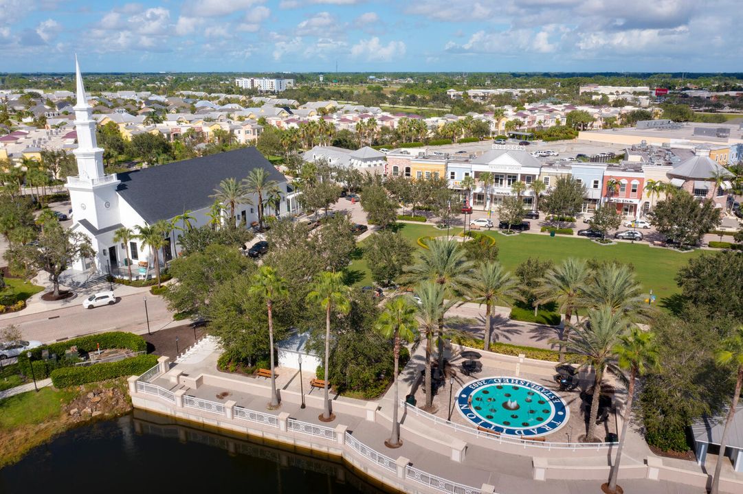 For Rent: $2,850 (2 beds, 2 baths, 1982 Square Feet)