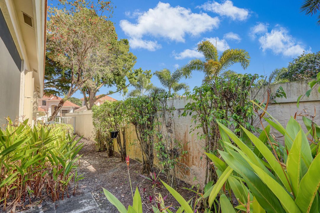 For Sale: $669,950 (3 beds, 2 baths, 1653 Square Feet)