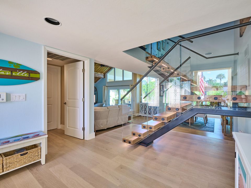 Active With Contract: $20,000 (3 beds, 3 baths, 2097 Square Feet)