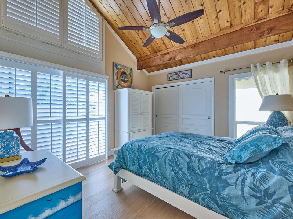 Active With Contract: $20,000 (3 beds, 3 baths, 2097 Square Feet)