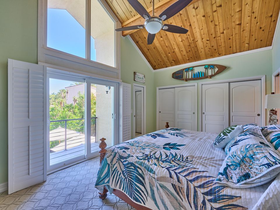 Active With Contract: $20,000 (3 beds, 3 baths, 2097 Square Feet)