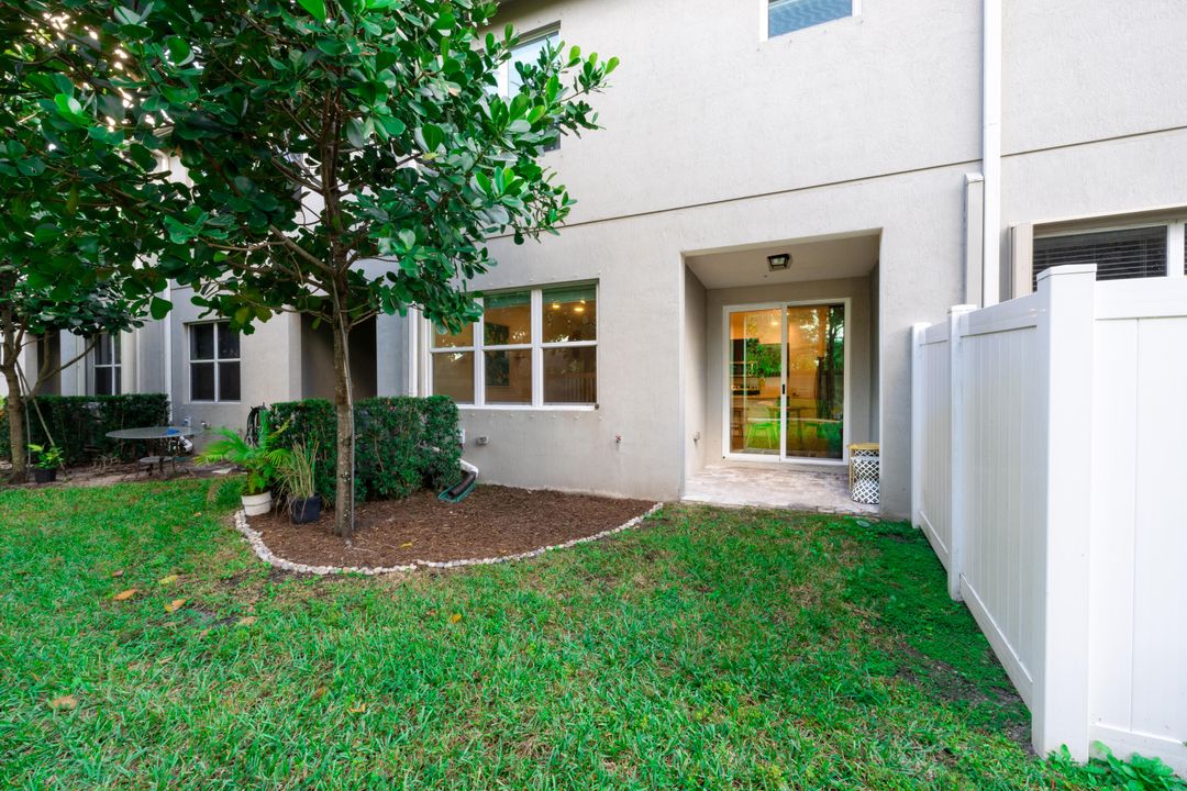 На продажу: $475,000 (3 спален, 2 ванн, 1804 Квадратных фут)