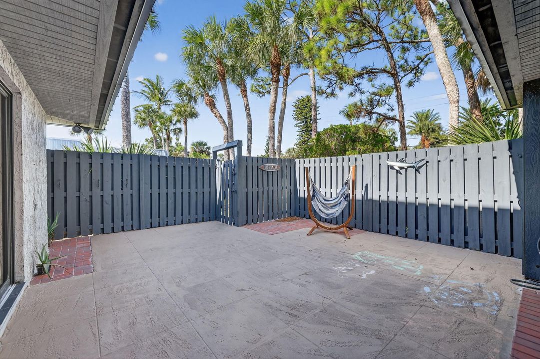 En Venta: $250,000 (2 camas, 2 baños, 1400 Pies cuadrados)