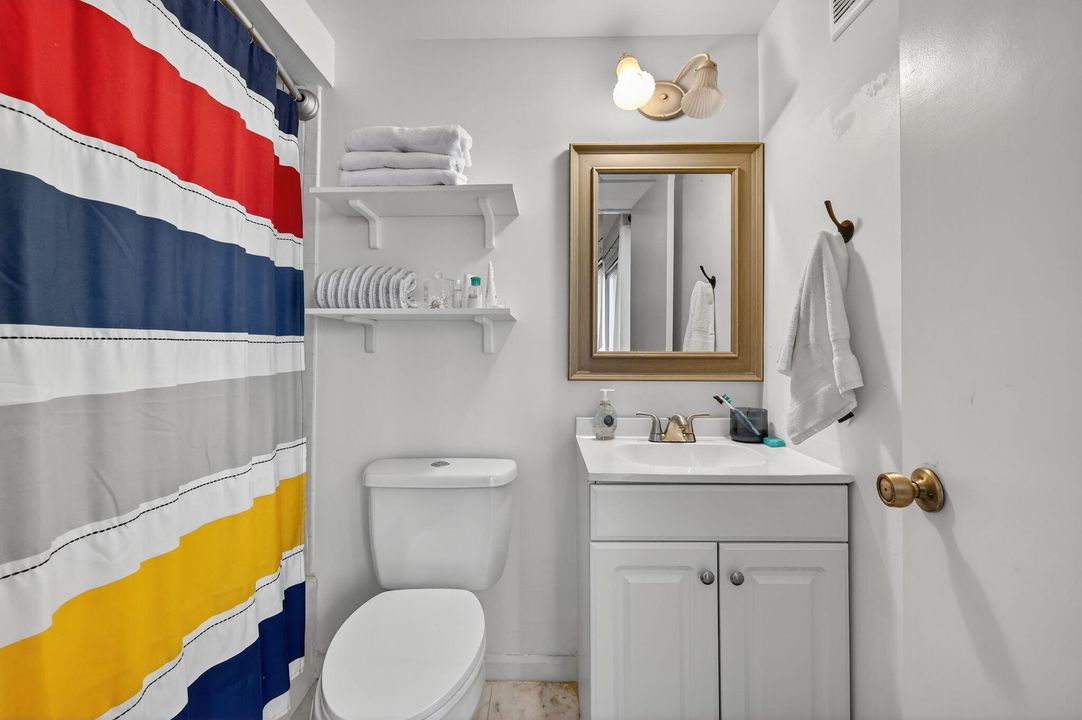 En Venta: $250,000 (2 camas, 2 baños, 1400 Pies cuadrados)