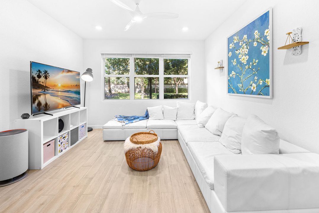 На продажу: $475,000 (3 спален, 2 ванн, 1804 Квадратных фут)