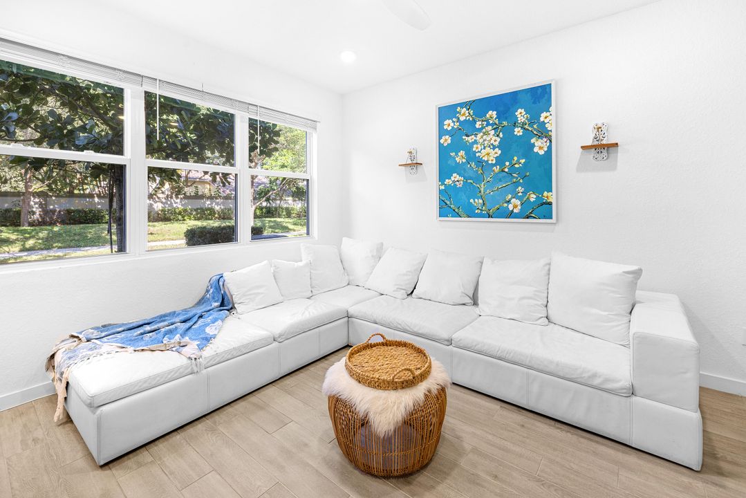 На продажу: $475,000 (3 спален, 2 ванн, 1804 Квадратных фут)